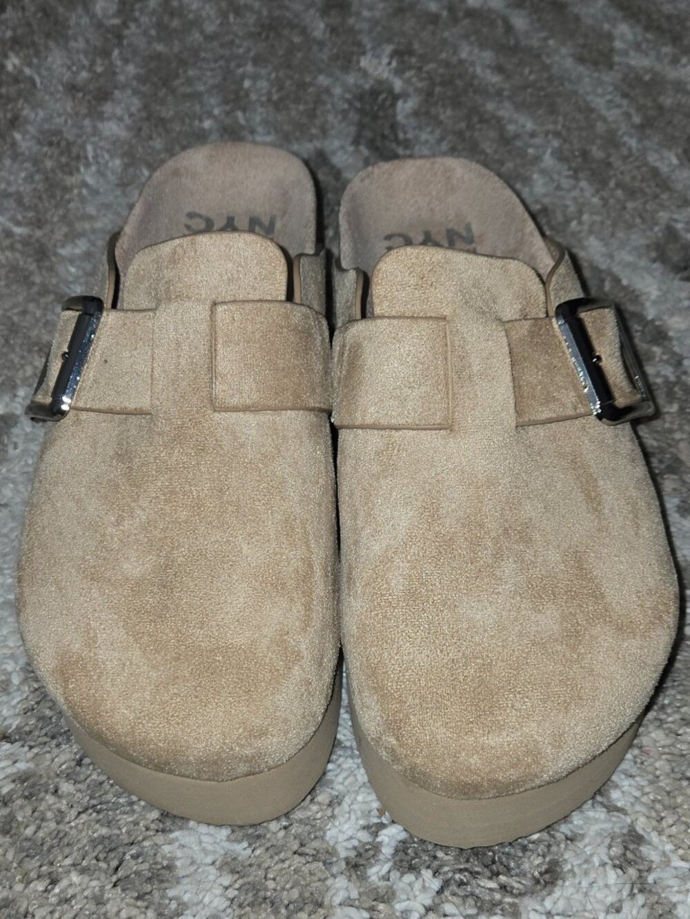 Madden NYC Clogs NWOT Size 6